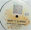 kuunnella verkossa Dennis Brown Roger Robin - Keep It Burnin